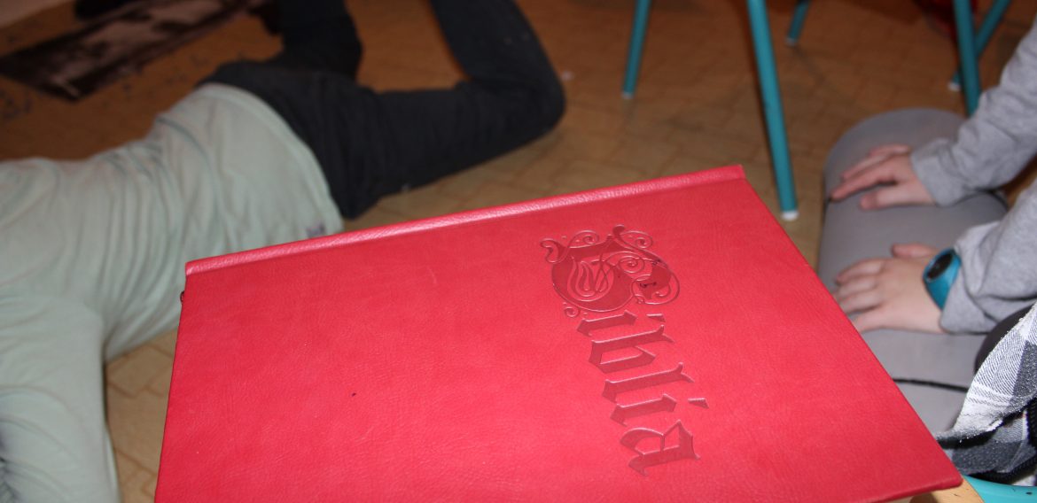 Noc s Bibliou
