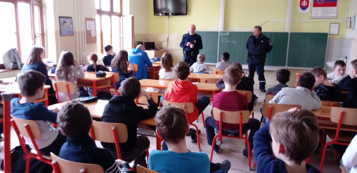 Mestská polícia v škole